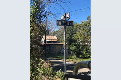 512 NW 7th Terrace, Gainesville, FL 32601 - Photo 4