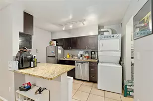 1015 SW 9th St, Gainesville, FL 32601 - Photo 8