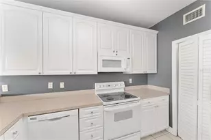 201 SE 2nd Ave, Gainesville, FL 32601 - Photo 10