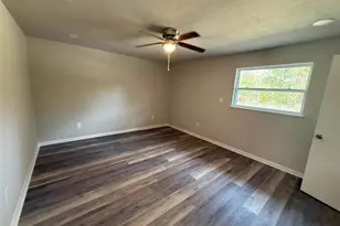 8424 NW 4th Pl, Gainesville, FL 32607 - Photo 12