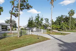 820 Bayshore Dr, Englewood, FL 34223 - Photo 4