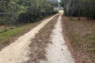 8093 Breezy Point Rd E, Melrose, FL 32666 - Photo 22