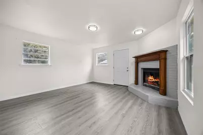 2203 NE 8th Avenue, Gainesville, FL 32641 - Photo 4