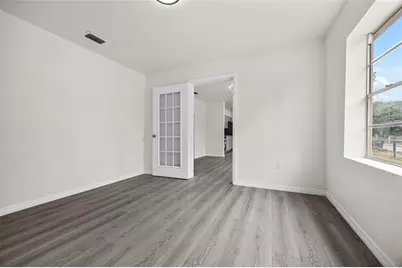 2203 NE 8th Avenue, Gainesville, FL 32641 - Photo 10