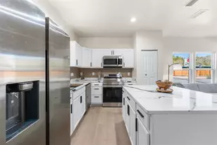 702 SE 8th St, Gainesville, FL 32601 - Photo 8