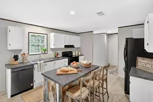 675 Marshburn Dr, Bronson, FL 32621 - Photo 2