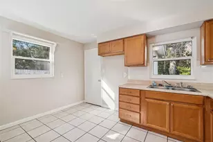 610 NW 34th St, Gainesville, FL 32607 - Photo 16