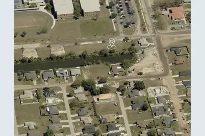 1628 NE 10th Place, Cape Coral, FL 33909 - Photo 4