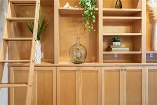 1017 NE 3rd Ave, Gainesville, FL 32601 - Photo 2