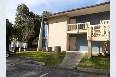 2811 SW Archer Road #x 201, Gainesville, FL 32608 - Photo 2