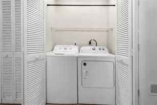 1520 NE 6th Ave, Gainesville, FL 32641 - Photo 12