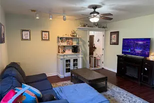 1106 NE 20 Pl, Gainesville, FL 32609 - Photo 4