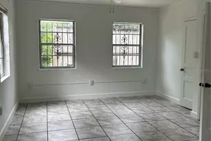 1012 NE 1st Ave, Gainesville, FL 32601 - Photo 4