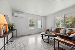 2122 NE 12th Ter, Gainesville, FL 32609 - Photo 4