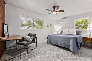 2122 NE 12th Ter, Gainesville, FL 32609 - Photo 12