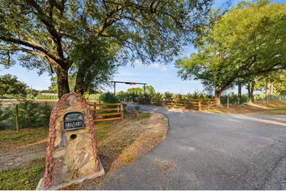 23016 NW 102nd Avenue, Alachua, FL 32615 - Photo 2