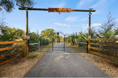 23016 NW 102nd Avenue, Alachua, FL 32615 - Photo 1