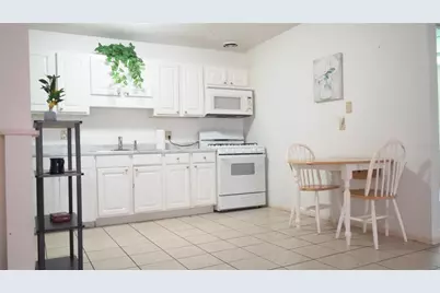 1700 SW 16th Court #J-4, Gainesville, FL 32608 - Photo 4