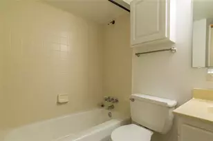 1700 SW 16th Ct, Gainesville, FL 32608 - Photo 8