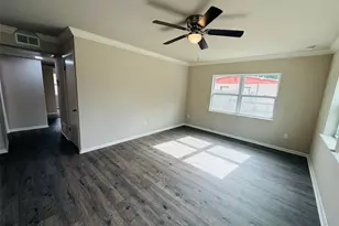 2403 NE 11th St, Gainesville, FL 32609 - Photo 8