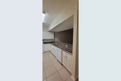 1561 NW 29th Road #7, Gainesville, FL 32605 - Photo 6