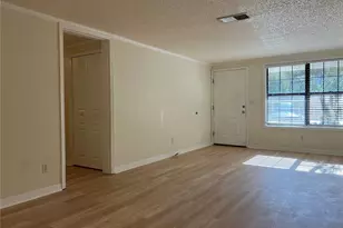 2490 SW 14th Dr, Gainesville, FL 32608 - Photo 4