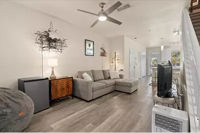 621 SW 10th Street #204, Gainesville, FL 32601 - Photo 4