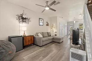 621 SW 10th St, Gainesville, FL 32601 - Photo 4