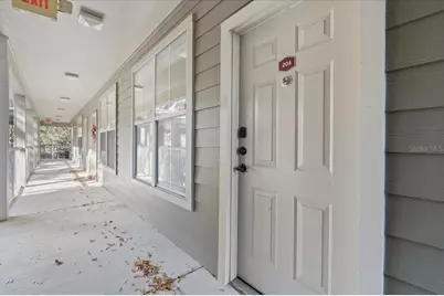621 SW 10th Street #204, Gainesville, FL 32601 - Photo 2