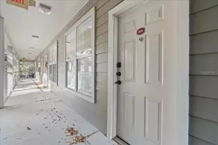 621 SW 10th St, Gainesville, FL 32601 - Photo 2