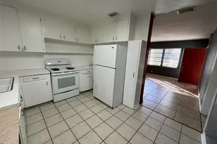 4023 SW 20th St, Gainesville, FL 32608 - Photo 2