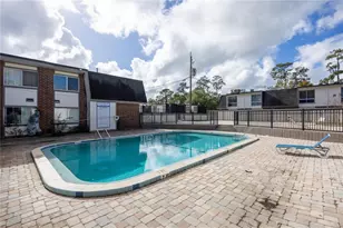 1700 16th Ct, Gainesville, FL 32608 - Photo 20