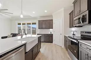 1402 SW 67th Dr, Gainesville, FL 32607 - Photo 4