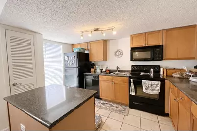 1810 NW 23rd Boulevard #219, Gainesville, FL 32605 - Photo 8