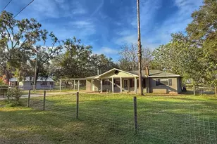 825 NW 3rd Ave, Trenton, FL 32693 - Photo 1