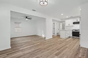 526 NW 3rd St, Gainesville, FL 32601 - Photo 4