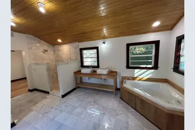 1027 NW 11th Avenue, Gainesville, FL 32601 - Photo 22