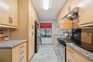 2718 NW 39th Dr, Gainesville, FL 32606 - Photo 16