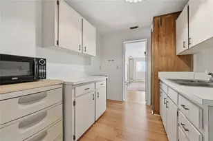 1334 NE 9th St St, Gainesville, FL 32601 - Photo 28