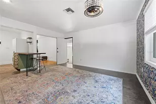 1334 NE 9th St St, Gainesville, FL 32601 - Photo 10