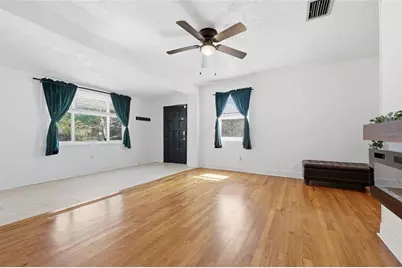 1334 NE 9th St, Street, Gainesville, FL 32601 - Photo 6