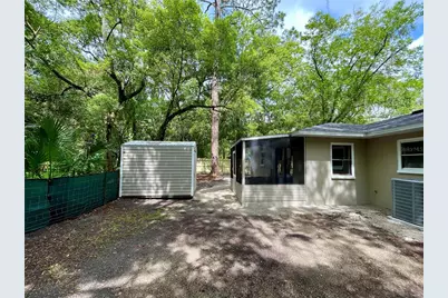 1715 NE 6th Place, Gainesville, FL 32641 - Photo 24