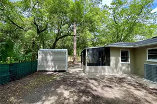 1715 NE 6th Pl, Gainesville, FL 32641 - Photo 24