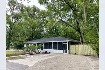 1715 NE 6th Place, Gainesville, FL 32641 - Photo 2