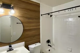 1715 NE 6th Pl, Gainesville, FL 32641 - Photo 14