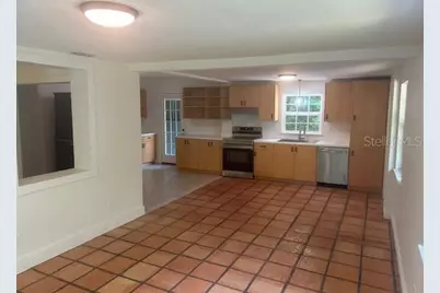 930 NE 12th Avenue, Gainesville, FL 32601 - Photo 4