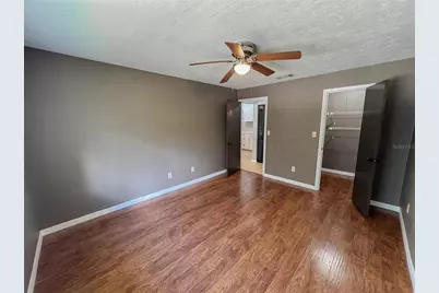 1015 SW 9th Street #D21, Gainesville, FL 32601 - Photo 10