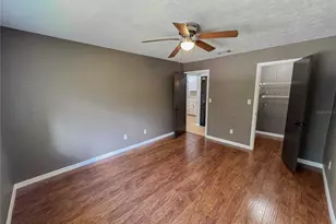 1015 SW 9th St, Gainesville, FL 32601 - Photo 10