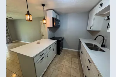 1015 SW 9th Street #D21, Gainesville, FL 32601 - Photo 8