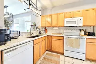 901 NW 21st Ave, Gainesville, FL 32609 - Photo 4